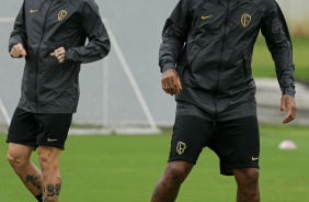 Gil e Rger Guedes durante treino do Corinthians