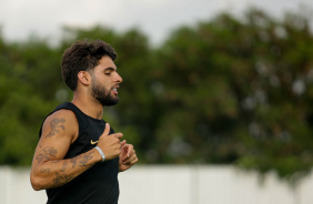 Yuri Alberto durante treino do Corinthians de olho no jogo contra o Santo Andr