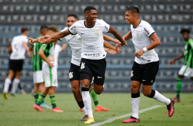 Felipe Augusto comemora gol do Corinthians contra o Amrica-MG, pelo Brasileiro Sub-20