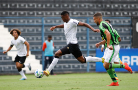 Felipe Augusto em ao no jogo do Corinthians contra o Amrica-MG, pelo Brasileiro Sub-20