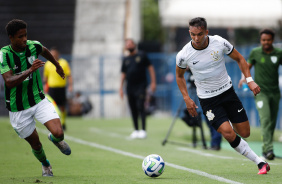 Giovane em ao no jogo do Corinthians contra o Amrica-MG, pelo Brasileiro Sub-20