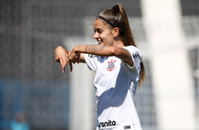Jheniffer comemorando gol contra o Santos, pelo Brasileiro Feminino