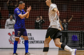 Pietro comemora gol durante jogo entre Corinthians e Bragana pelo Paulista de Futsal