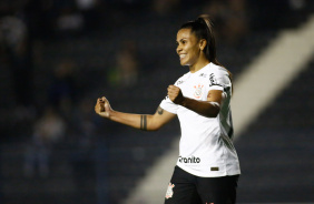 Corinthians goleia o Pinda e sela classificação antecipada às