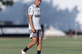 Juninho em ao no treino do Corinthians