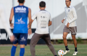 Joo Pedro Tchoca em ao no jogo-treino do Corinthians