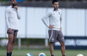 Raniele e Romero em ao no treino do Corinthians