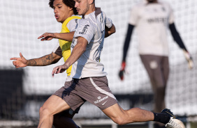 Guilherme Biro e Hugo em ao no treino do Corinthians