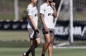 Raniele e Gabriel Moscardo durante o treino do Corinthians