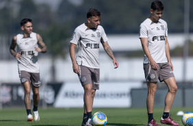 Gustavo Mosquito, Ryan e Gabriel Moscardo em treino do Corinthians