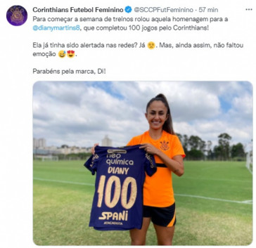 Diany recebeu camisa com nmero 100 em homenagem  marca de 100 jogos pelo Corinthians