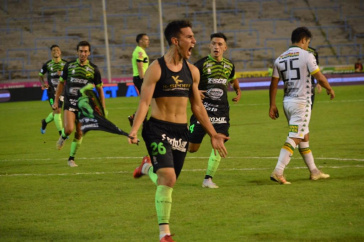 Rojas comemora gol marcado pelo Defensa y Justicia