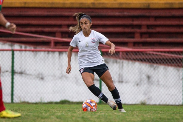 Diany (#8 Corinthians) during the Campeonato Paulista Feminino football  match between Sao Jose EC and