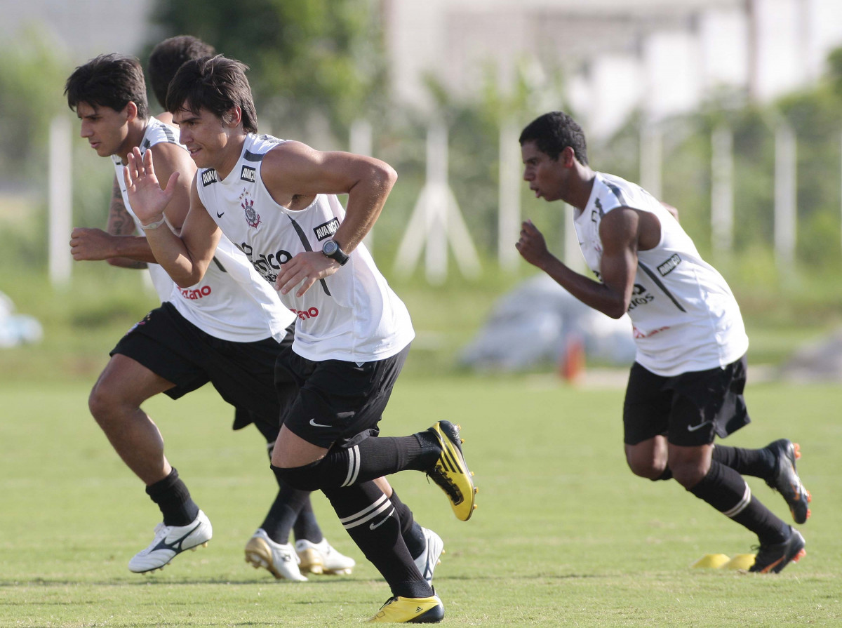 O Willian do Corinthians durante treino realizado no centro de treinamento joaquim grava