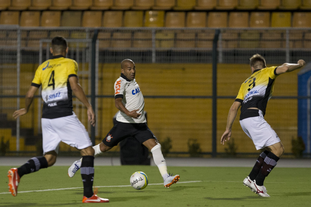 Durante a partida entre Corinthians x So Bernardo, realizada esta noite no estdio do Pacaembu, vlida pela 3 rodada do Campeonato Paulista de 2014