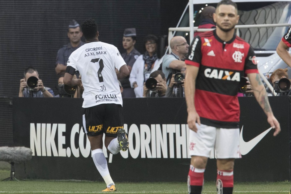 J ultrapassou a marca de Ronaldo Fenmeno com o gol marcado contra o Flamengo
