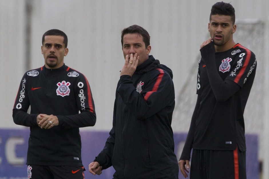 Fagner, Loss e Lo Santos no ltimo treino da equipe antes do jogo contra a Chapecoense