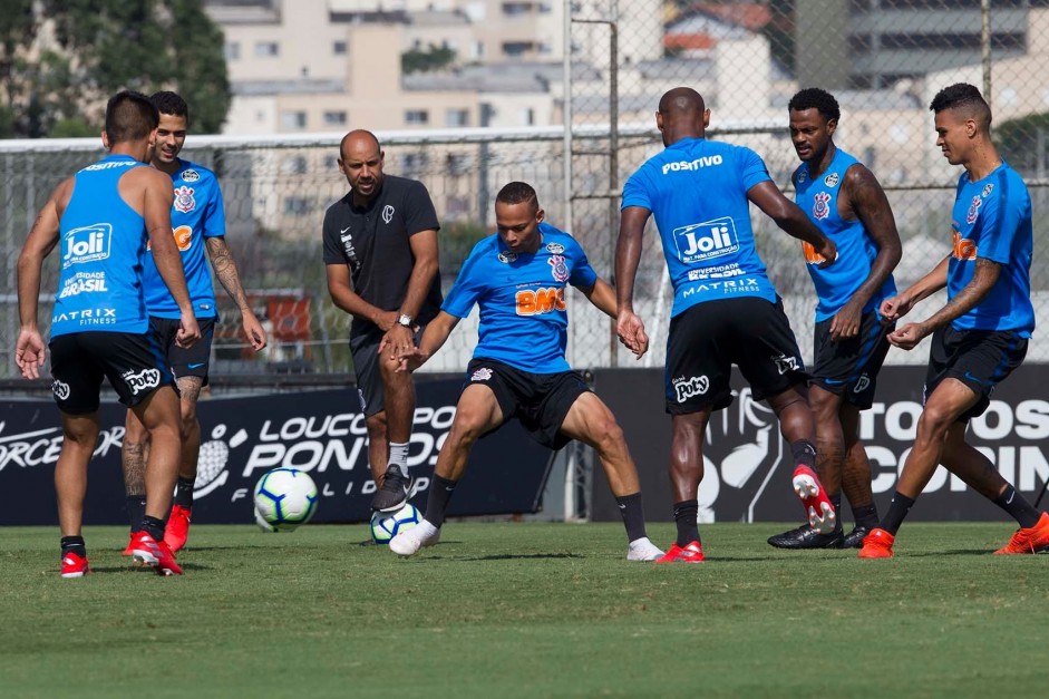 Jogadores do Corinthians finalizam preparao para duelo contra a Chapecoense