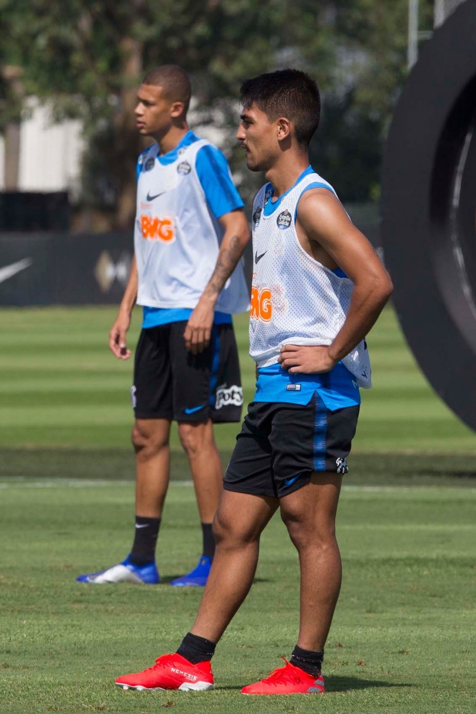 Oya e Joo Victor durante o ltimo treino do Corinthians antes de enfrentar a Chapecoense