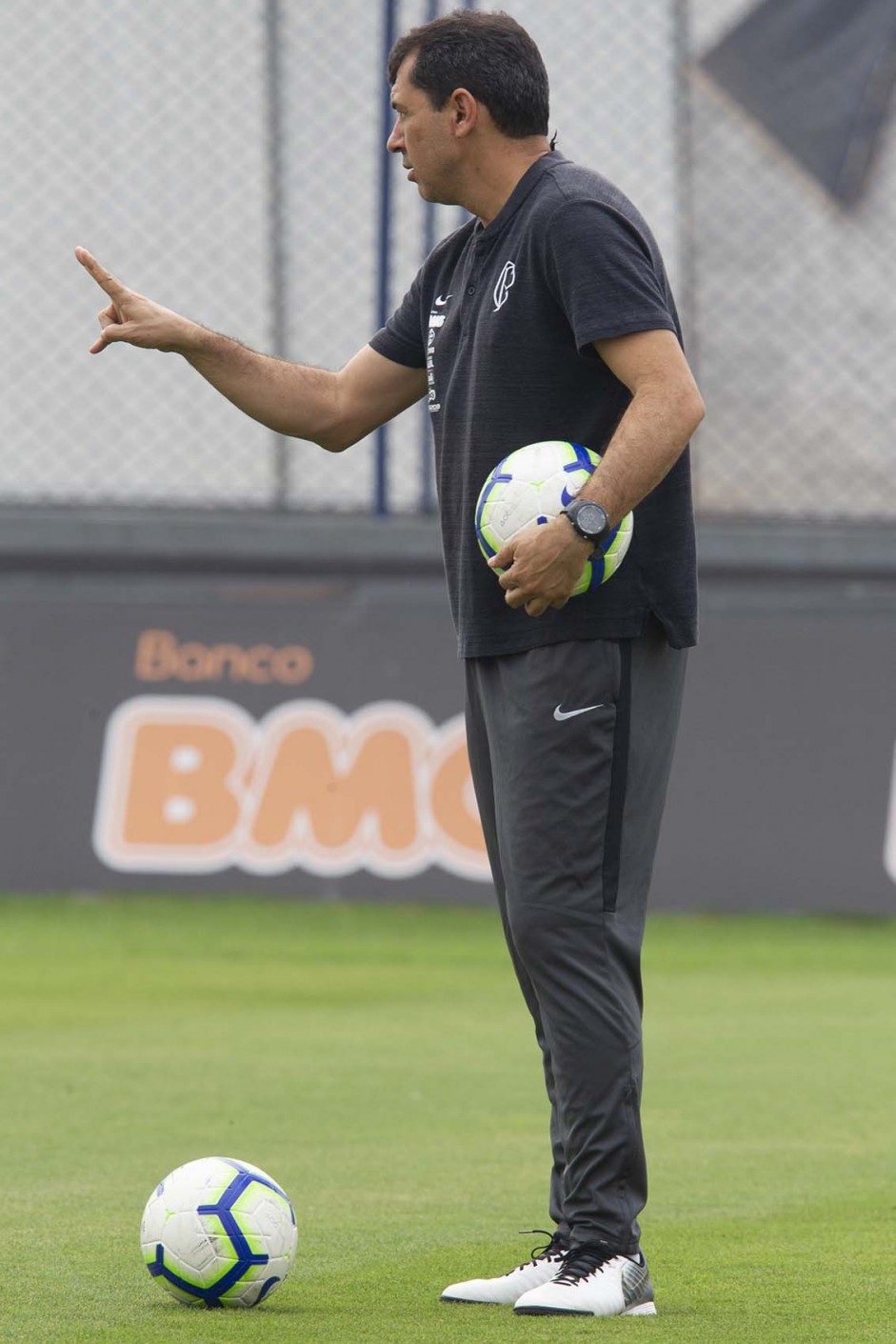Fbio Carille no ltimo treino antes do jogo contra o Bahia, pelo returno do Brasileiro