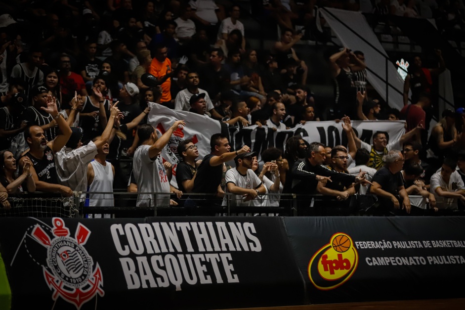 Corinthians vence Mogi por 67 a 59 e est na final do Paulista de Basquete