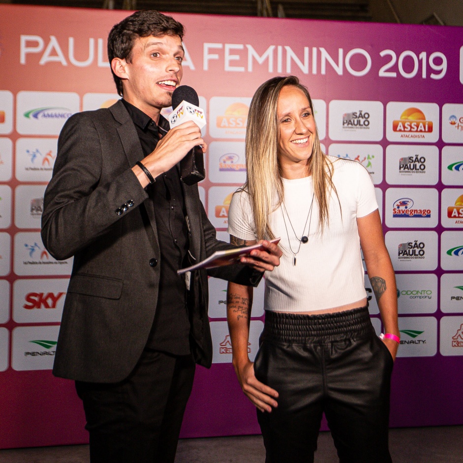 Pardal na cerimnia de Premiao do Campeonato Paulista Feminino