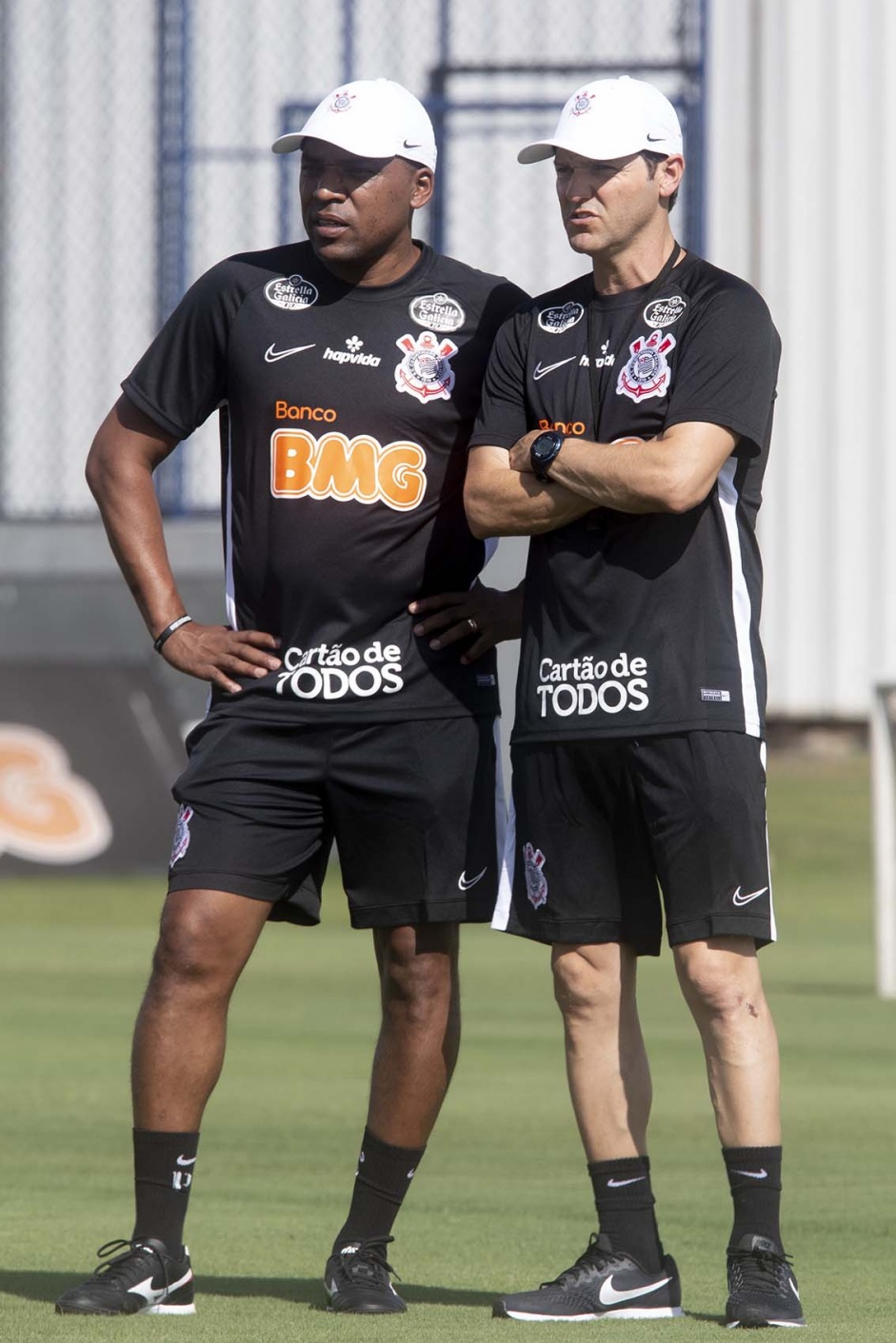 Membros da comisso tcnica no treino de reapresentao do elenco do Corinthians para temporada 2020