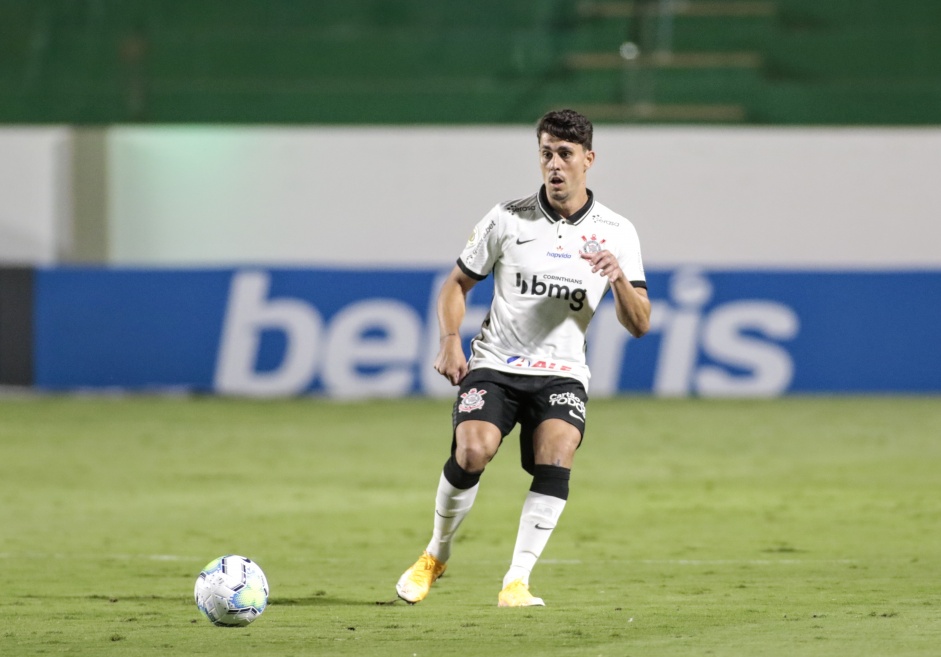 Danilo Avelar na vitria contra o Gois, pelo Campeonato Brasileiro