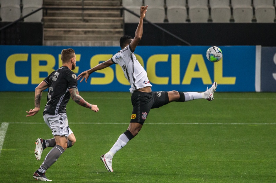 Atacante J no duelo entre Corinthians e Botafogo na Neo Qumica Arena
