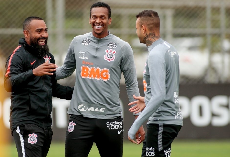 Dyego Coelho, J e Luan no treino do Corinthians desta segunda-feira, no CT Dr. Joaquim Grava