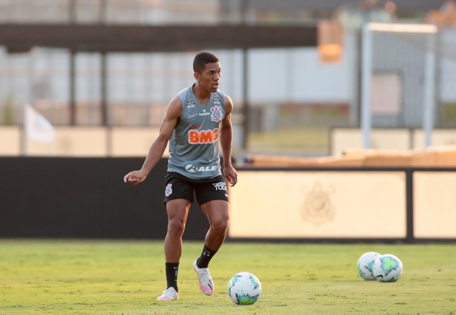 Dav no ltimo treino do Corinthians antes do jogo contra o Santos