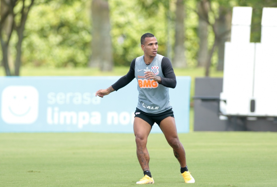 Otero segue treinando para jogo diante o Gois, pelo Brasileiro