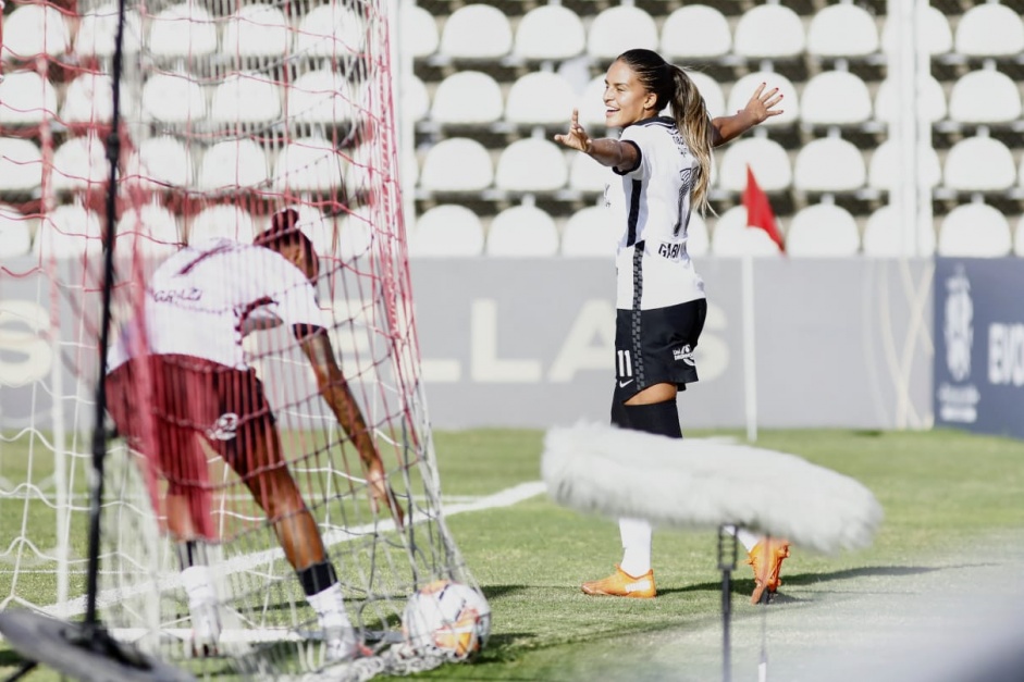 Gabi Nunes comemorando gol contra o Unviersitario Desportes-PER, pela Libertadores Feminina