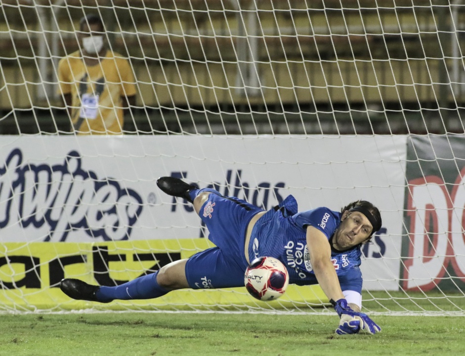 Cssio faz defesa diante do Mirassol pelo Campeonato Paulista