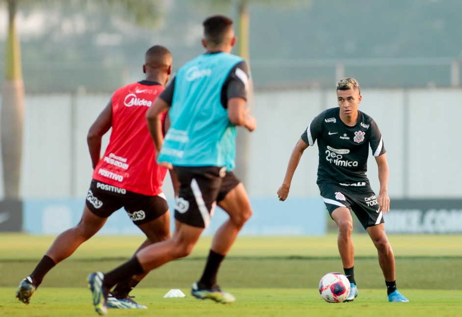 Cantillo no ltimo treino do Corinthians antes do jogo contra o Santos, pelo Paulisto