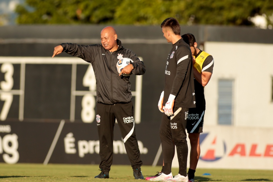 Mauro da Silva e Donelli durante ltimo treino do Corinthians antes do jogo contra o Huancayo
