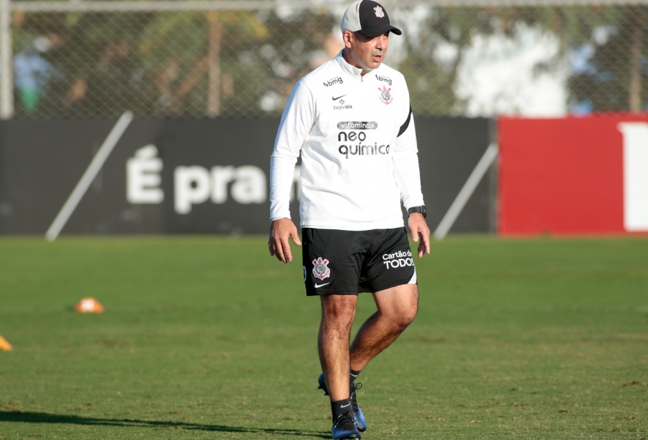 Flvio de Oliveira durante treinamento do Corinthians no CT Dr. Joaquim Grava