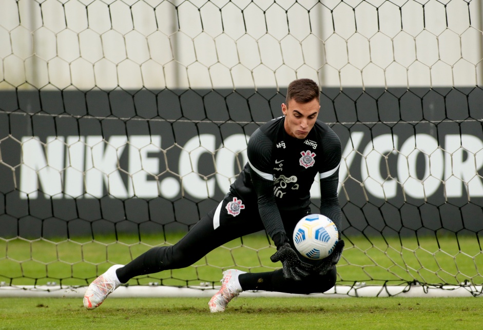 Matheus Donelli durante treinamento do Corinthians em preparao para duelo contra o Sport