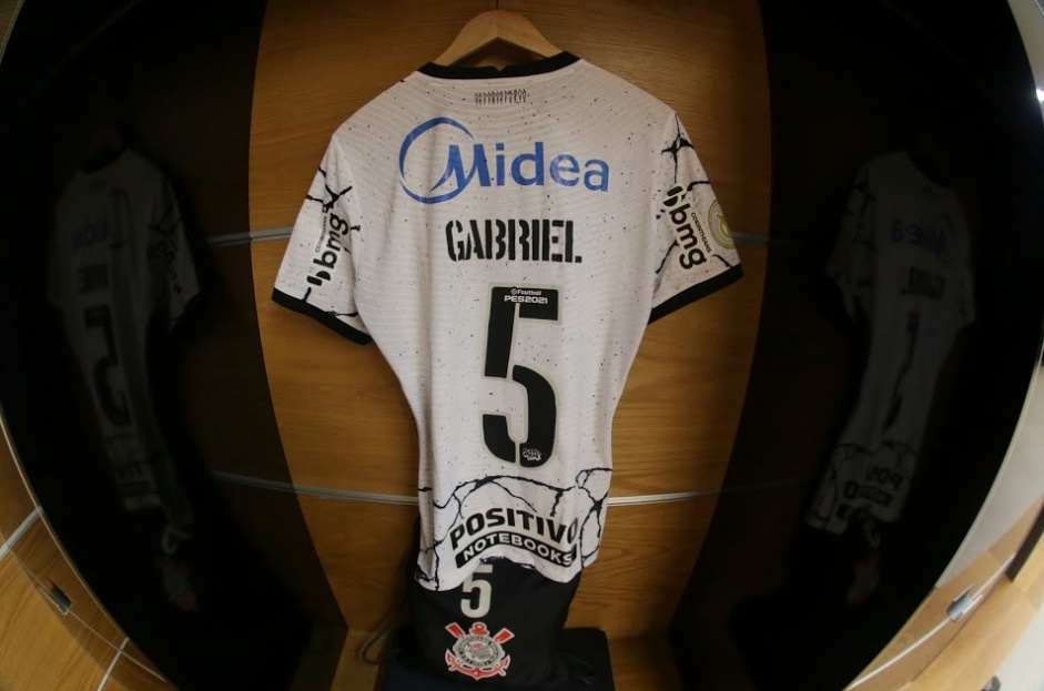 Camisa do Gabriel para o clssico entre Corinthians e So Paulo