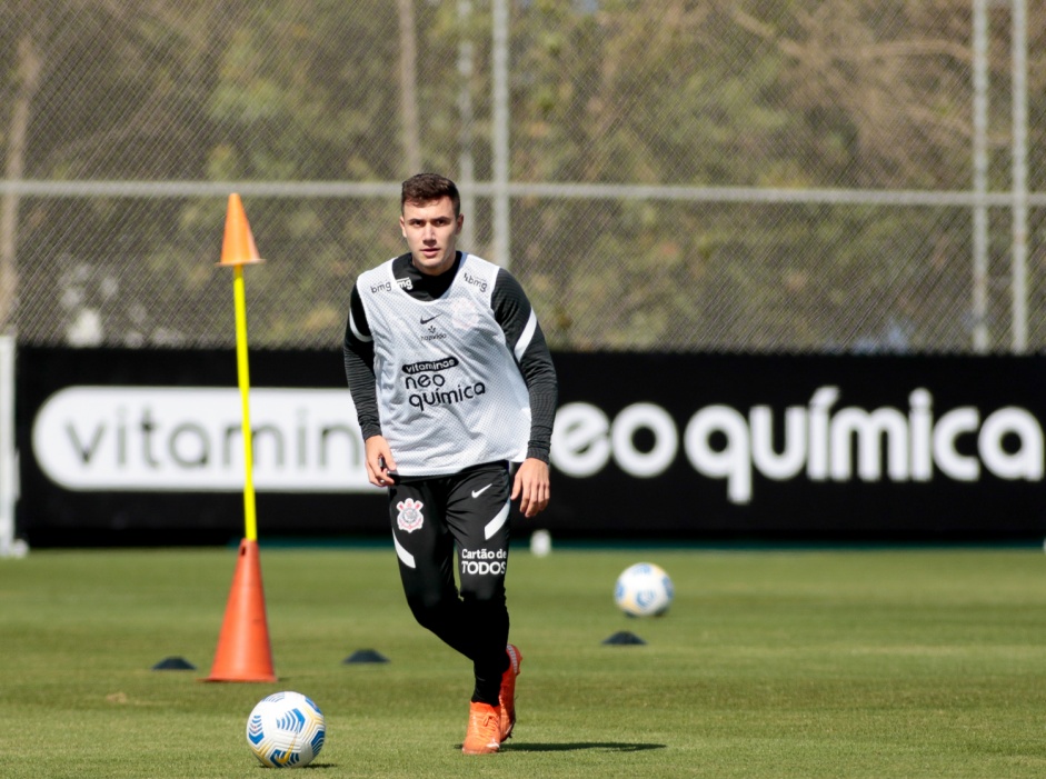 Lucas Piton durante treino do Corinthians em preparao para duelo contra o Flamengo