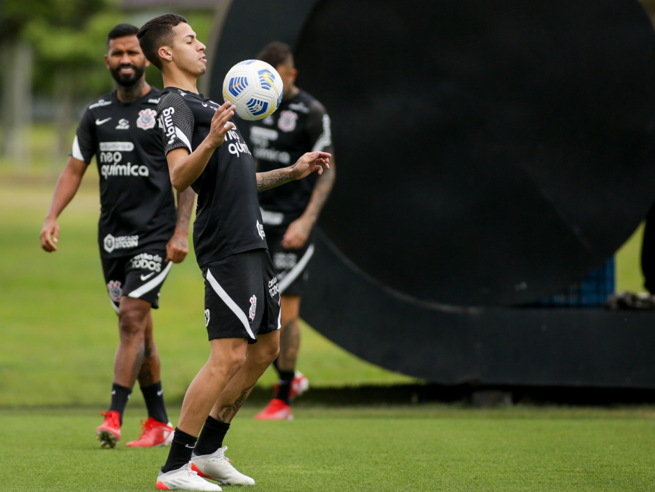 Gabriel Pereira durante ltimo treino do Corinthians antes do jogo contra o Santos