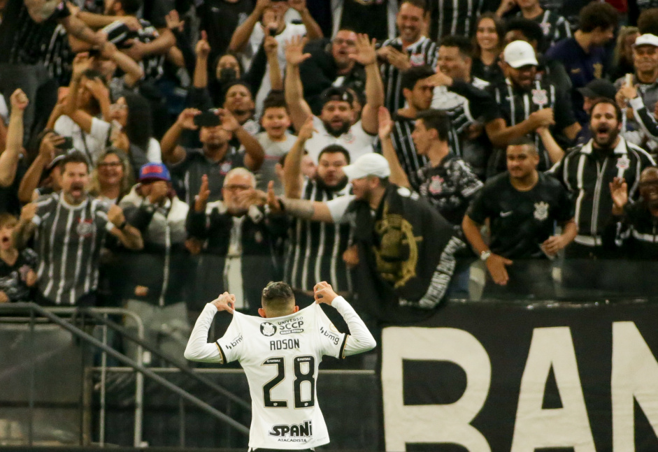 Adson foi o responsvel pelo empate do Corinthians com o So Paulo