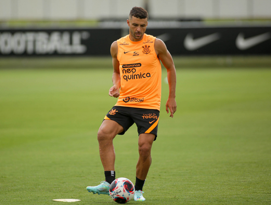 nico gol e srie de leses: relembre a passagem de Jnior Moraes pelo Corinthians