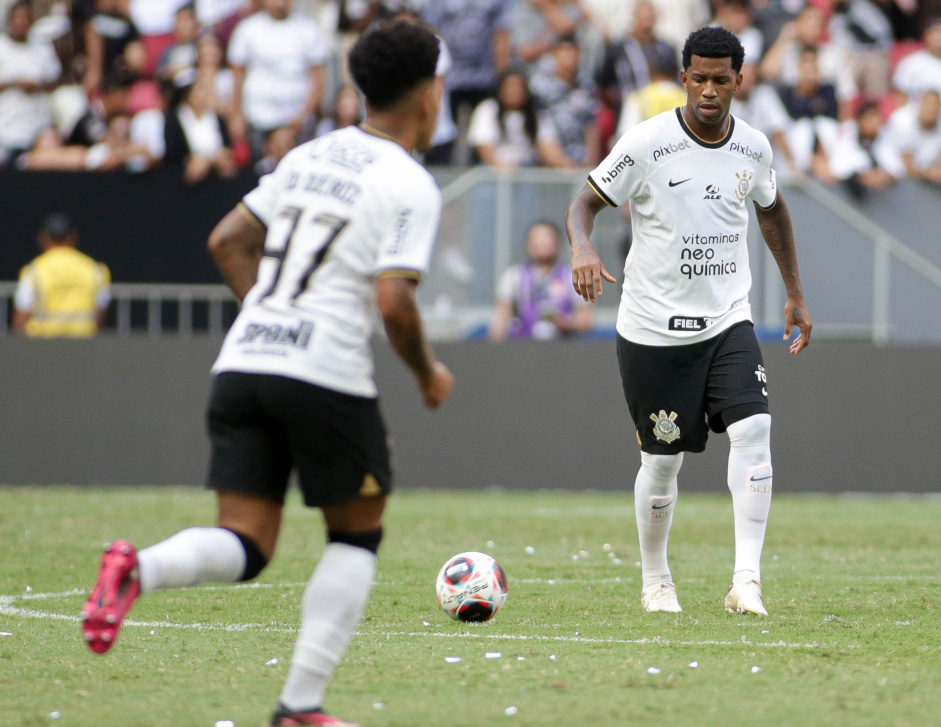 Corinthians chega a 1600 minutos sem fazer gols de bola parada