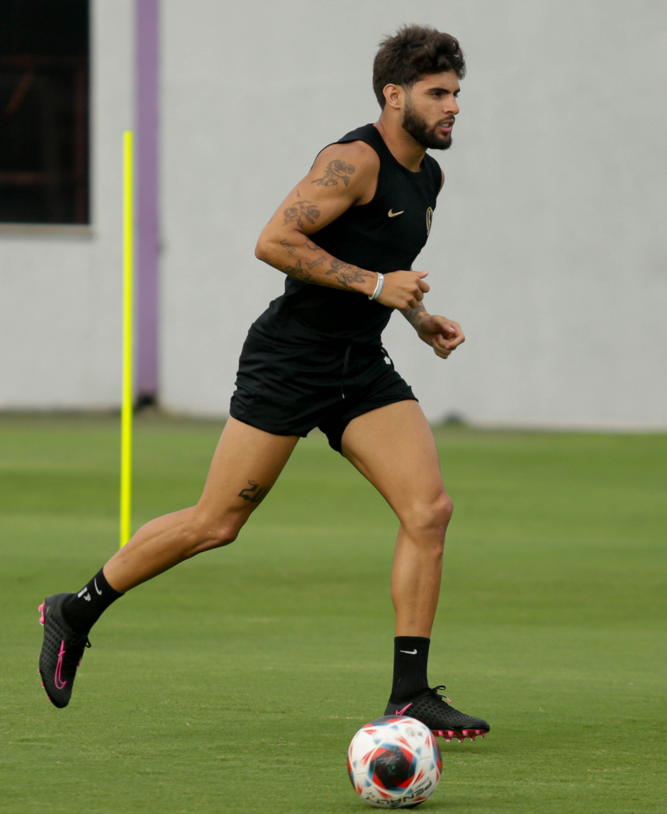Yuri Alberto em atividade no treino do Corinthians