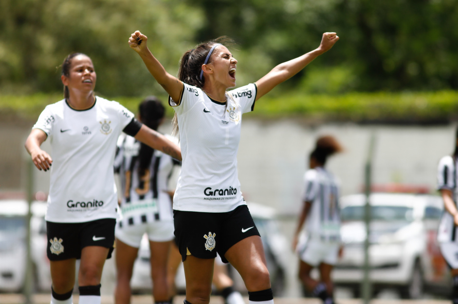 Vic Albuquerque e Diany na goleada do Corinthians sobre o Cear, pelo Brasileiro Feminino