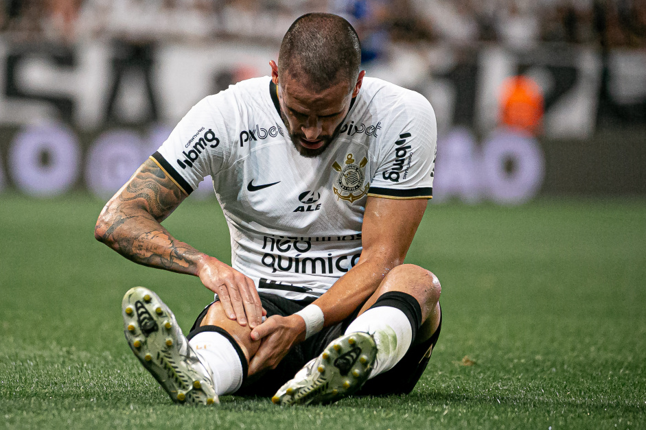 Renato Augusto se lesionou justamente no ltimo jogo do Corinthians na Libertadores, contra o Liverpool-URU