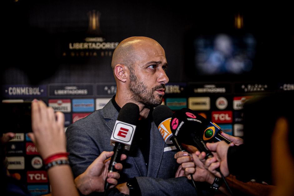 Alessandro, gerente de futebol do Corinthians, confirmou que houve um encontro com torcedores no CT no ltimo sbado