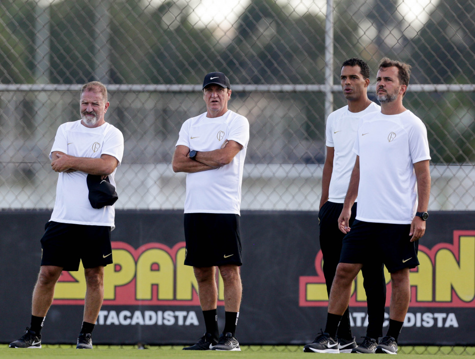 Cuquinha, Cuca, Fernando Lzaro e Daniel Cerqueira no treino do Corinthians