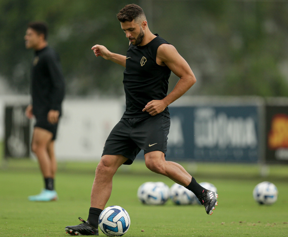 Jnior Moraes treinando pelo Corinthians